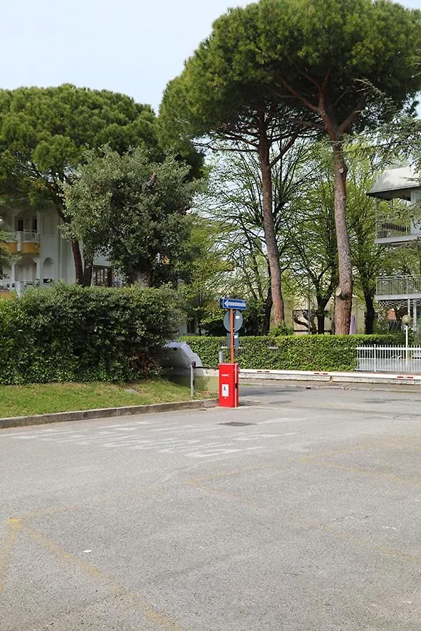 Blancohouse - Appartamento Con Piscina Sul Parco Riccione